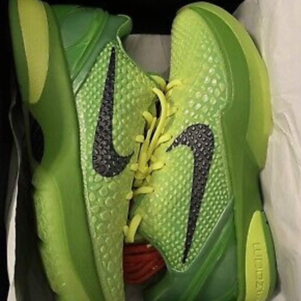 Kobe grinch shoes